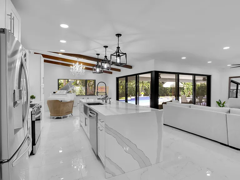1225 NW 15th St — Photo 5