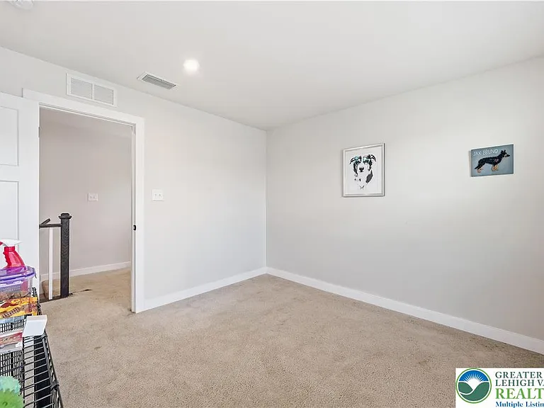 817 Hendon Ln N — Photo 25
