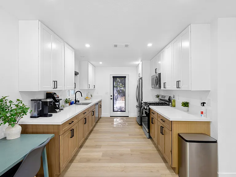 265 Spring St — Photo 2