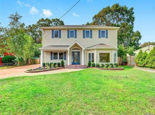 1082 Namdac Ave, Bay Shore, NY 11706