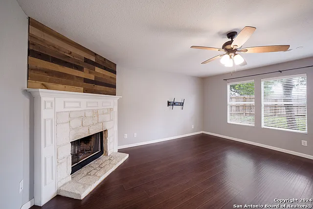 16526 Amberly Ct — Photo 6