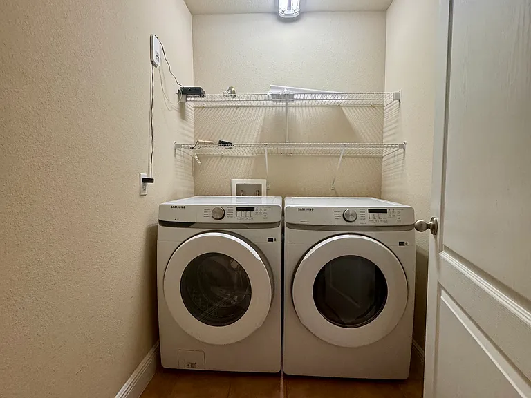 2938 SW 35th Pl #26 — Photo 17