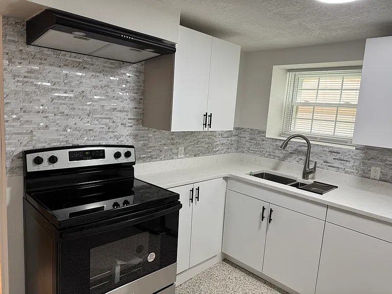 4924 S Karlov Ave #B — Photo 4