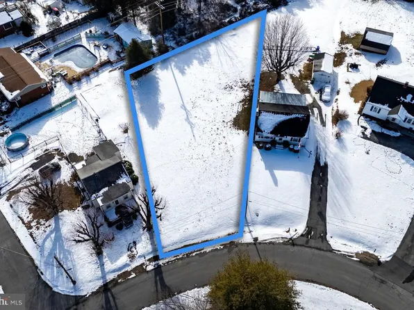 Rosser St, Luray, VA 22835