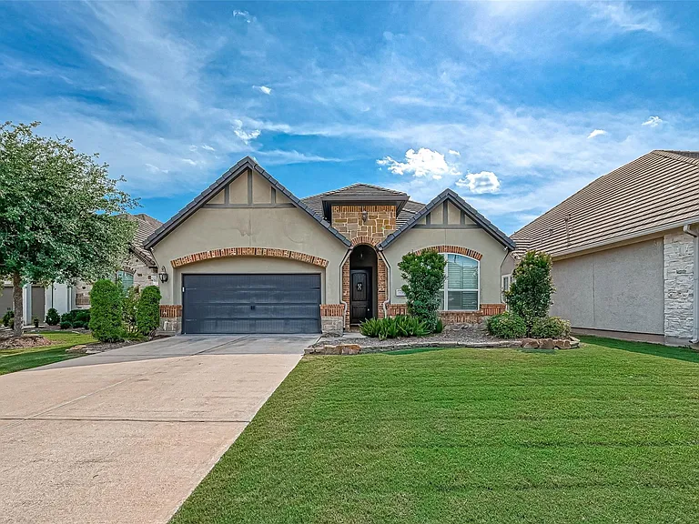 5014 Fairford Dr — Photo 1