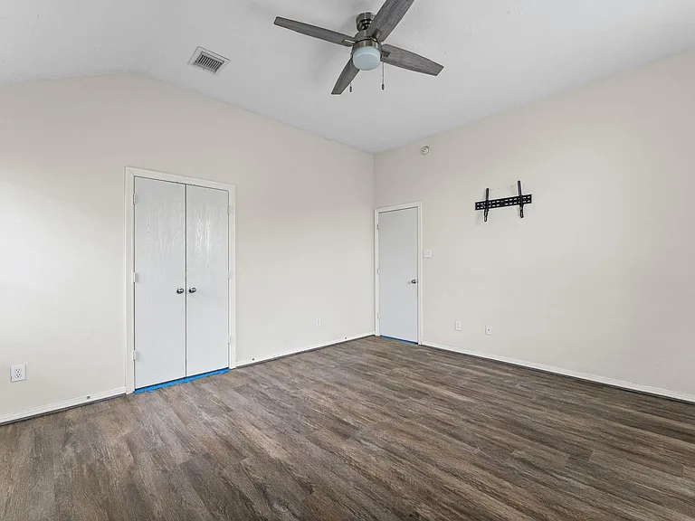 1875 Redwood Ln — Photo 18