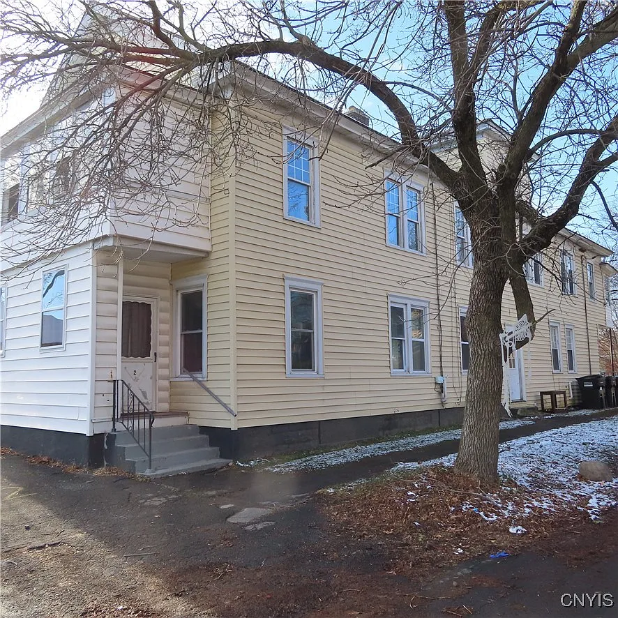 Building Photo - 540 Teall Ave