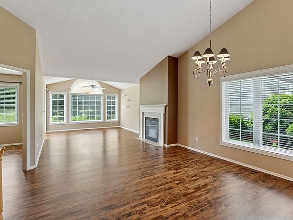 4th image of 8990 Deer Run Dr