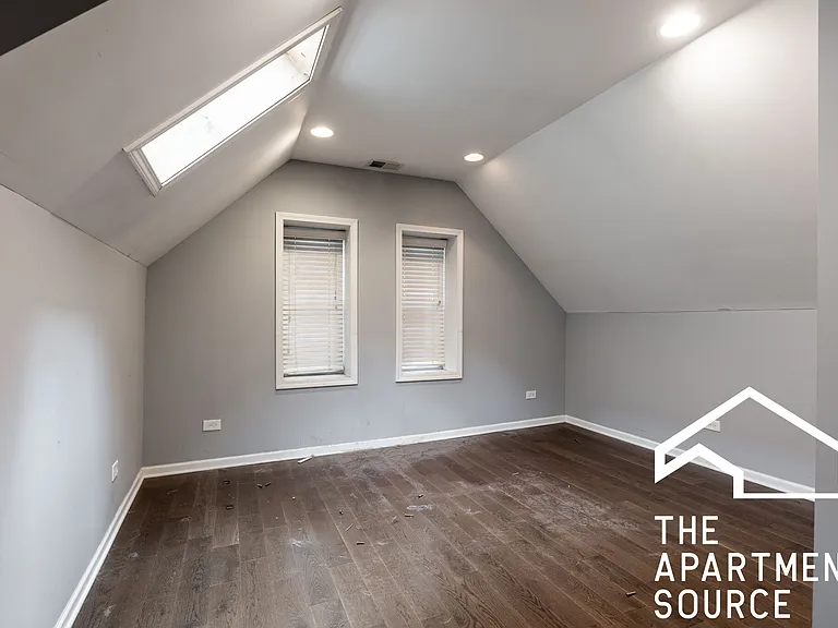 1530 N Greenview Ave #1F — Photo 5