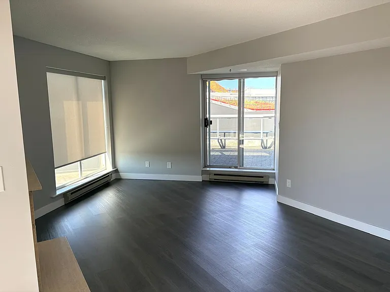 5733 Cambie St — Photo 11