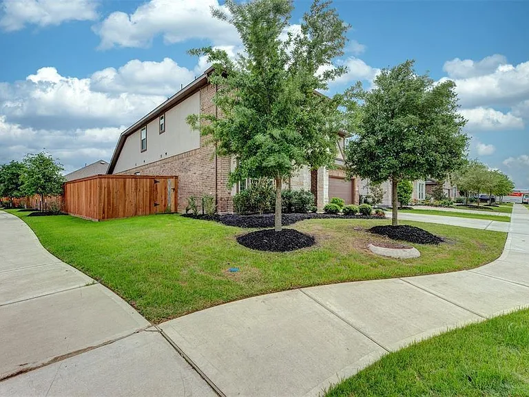 11730 Twin Creeks Hill Dr — Photo 35