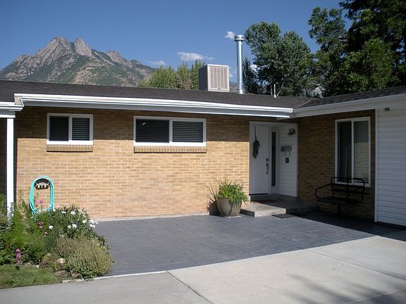 Inviting patio entrance with great views of Mt. Olympus!