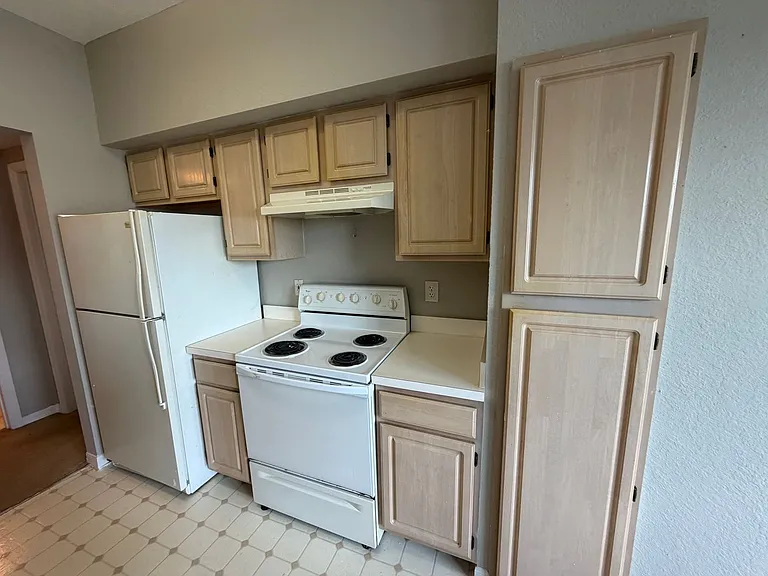 23500 Walden Center Dr #309 — Photo 8