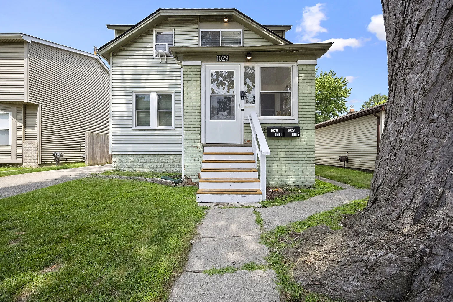 1029 E Granet Ave photo 1