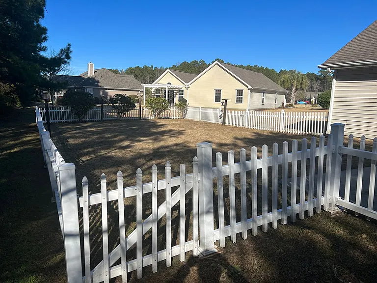 408 Moat Ct — Photo 23