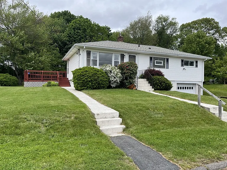 32 Harriet Ave — Photo 2