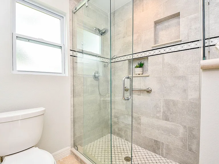 707 Thistlewood Dr — Photo 17