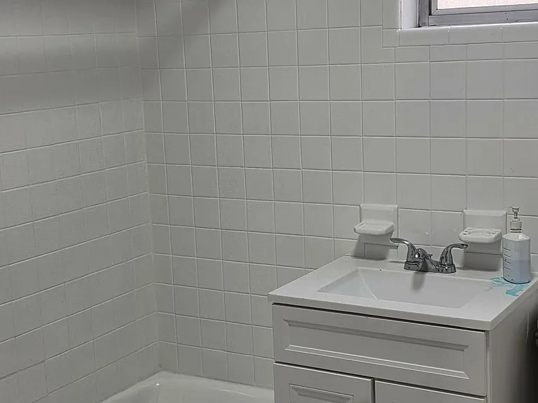 73 Warner Ave #1 — Photo 1