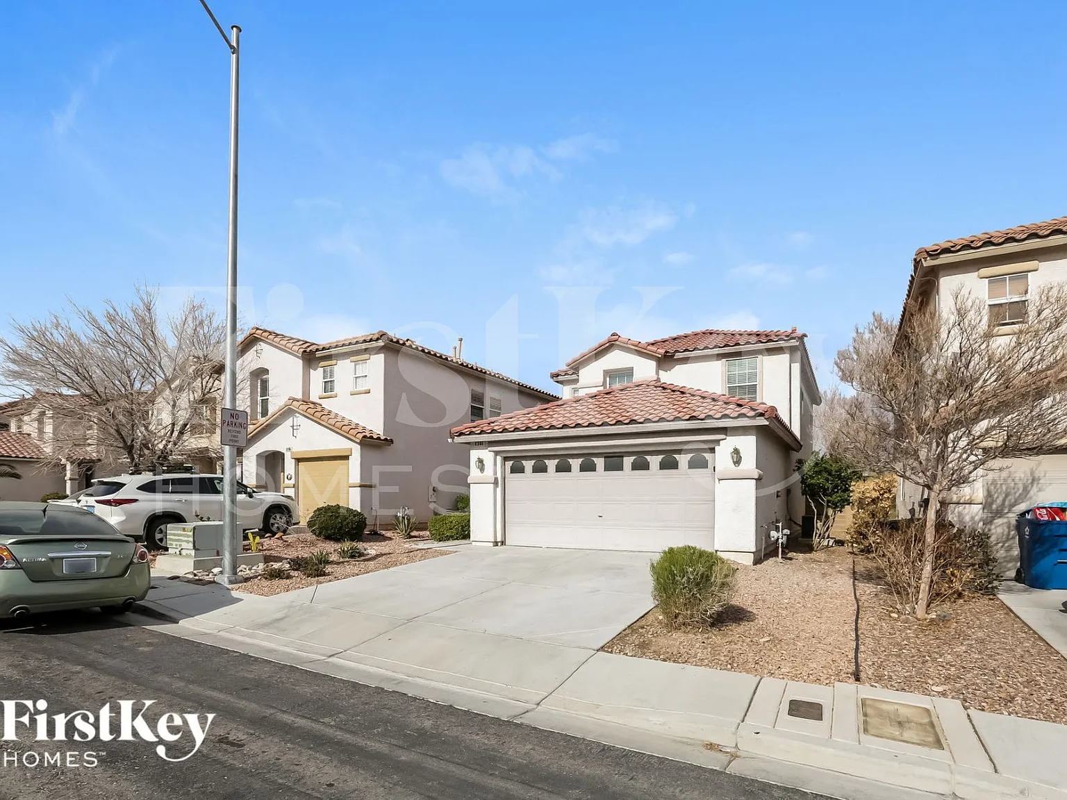 3 bed, 2.5 bath, 1692 sqft, $2,325 — Photo 2