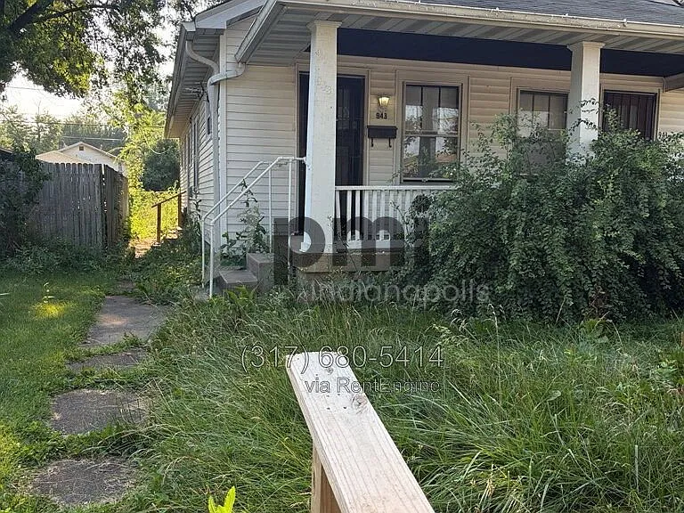 943 N Drexel Ave — Photo 2
