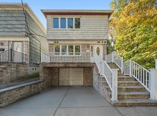 178 W 33rd St #1, Bayonne, NJ 07002
