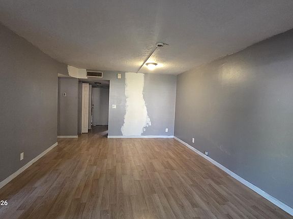 4th image of 2801 Somerset Drive #101