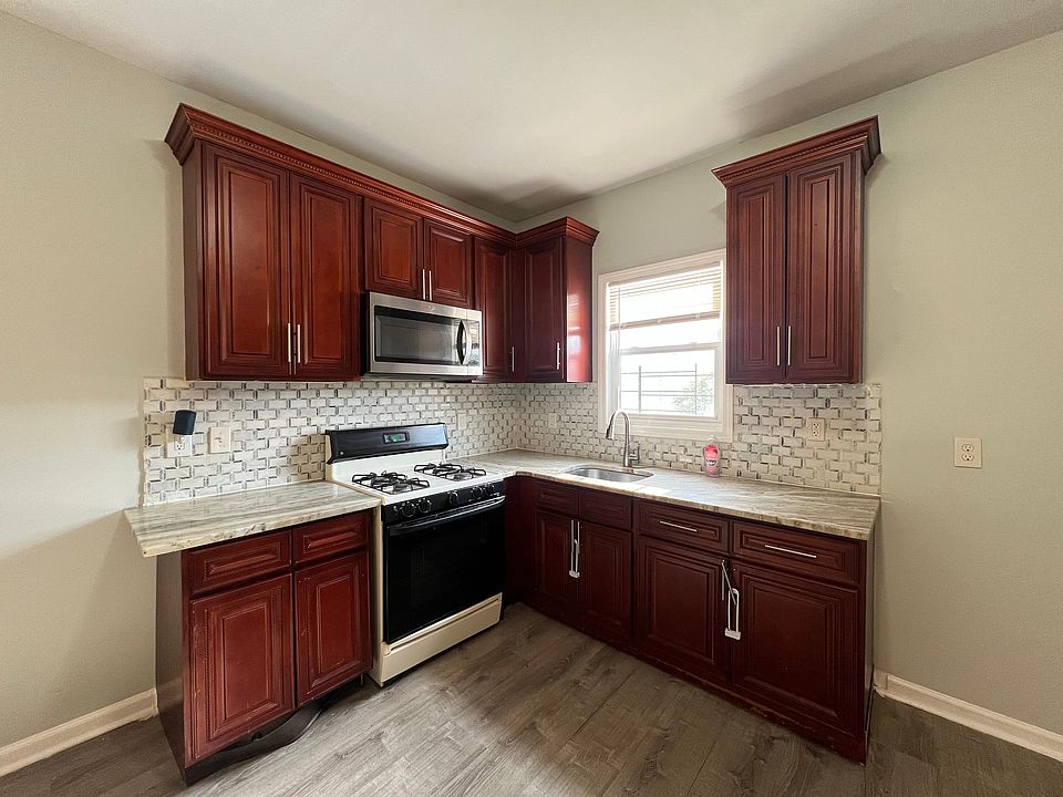 1st image of 79 E 22nd St #3R
