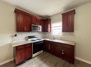 79 E 22nd St #3R, Bayonne, NJ 07002