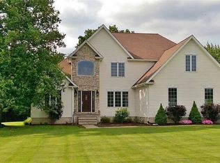 14460 Essex Ct, Chardon, OH 44024