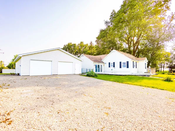 645 High St, Weldon, IL 61882