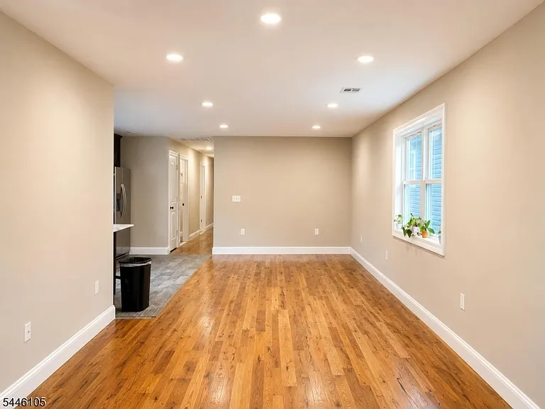 850 Rebecca Pl — Photo 3