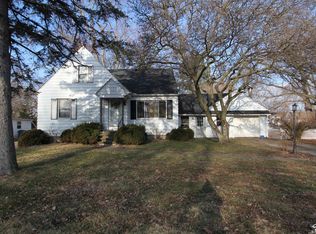 2085 Vivian Rd, Monroe, MI 48162