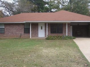 1614 Bassett Rd, Palestine, TX 75803