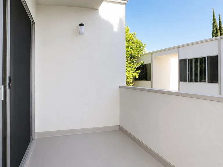 18100 Roscoe Blvd Northridge, CA 91325 — Photo 15