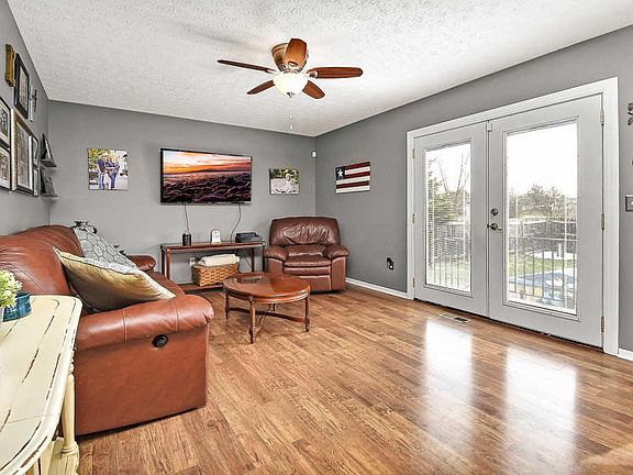 4th image of 8317 Bedlington Dr