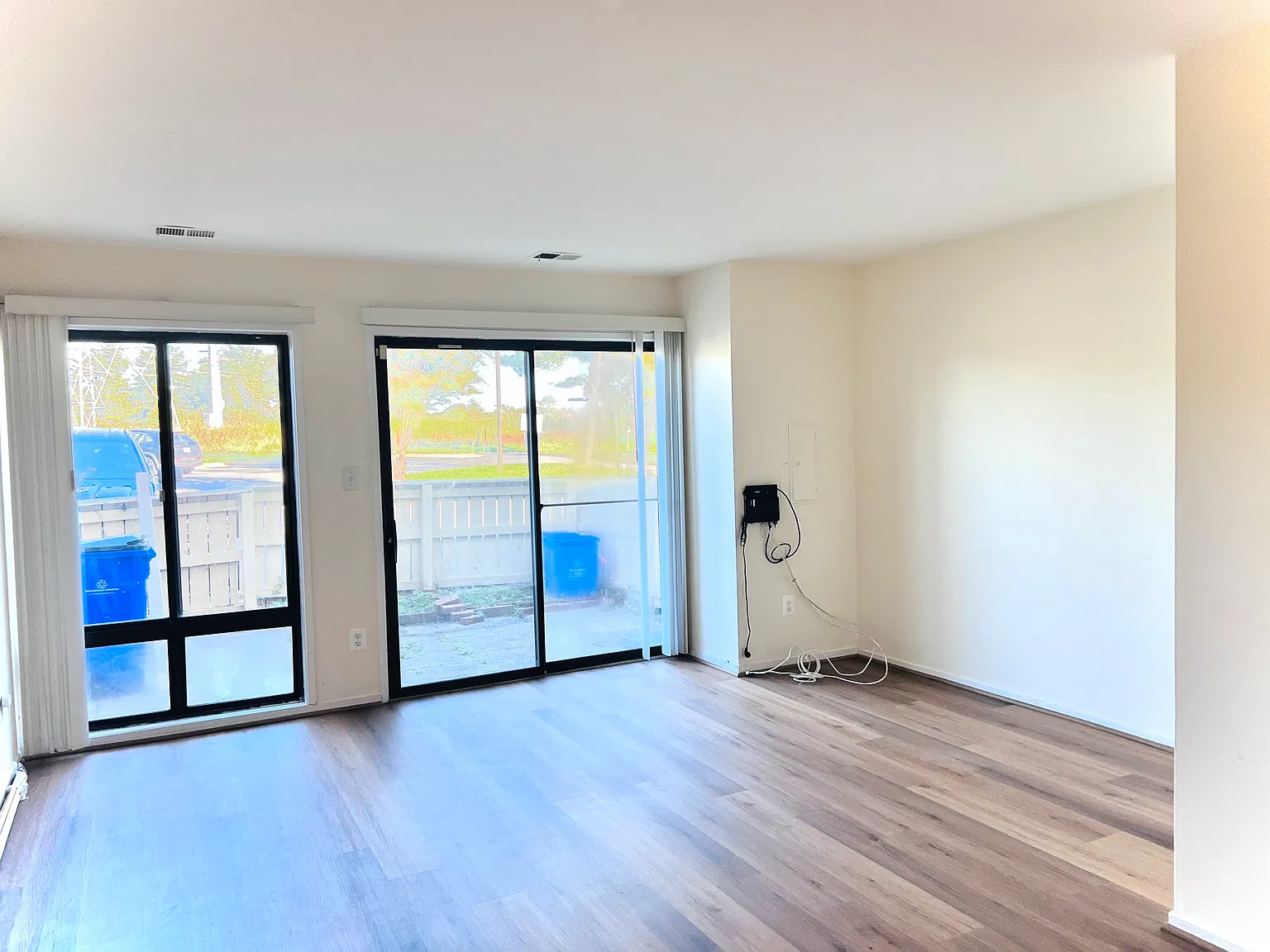 2 bed, 1.5 bath, 978 sqft, $2,400 — Photo 3