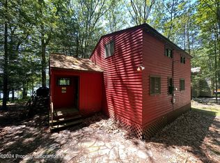 65 Whitney Lake Rd, Hawley, PA 18428