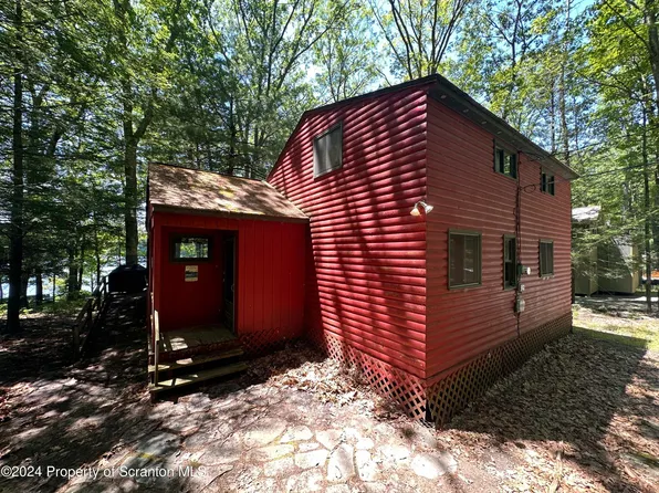 65 Whitney Lake Rd, Hawley, PA 18428