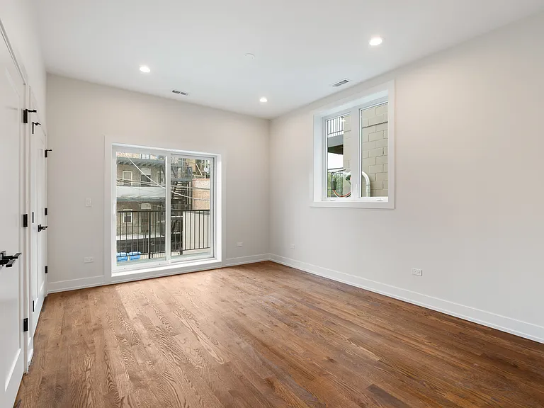 416 E 50th Pl #3W — Photo 16