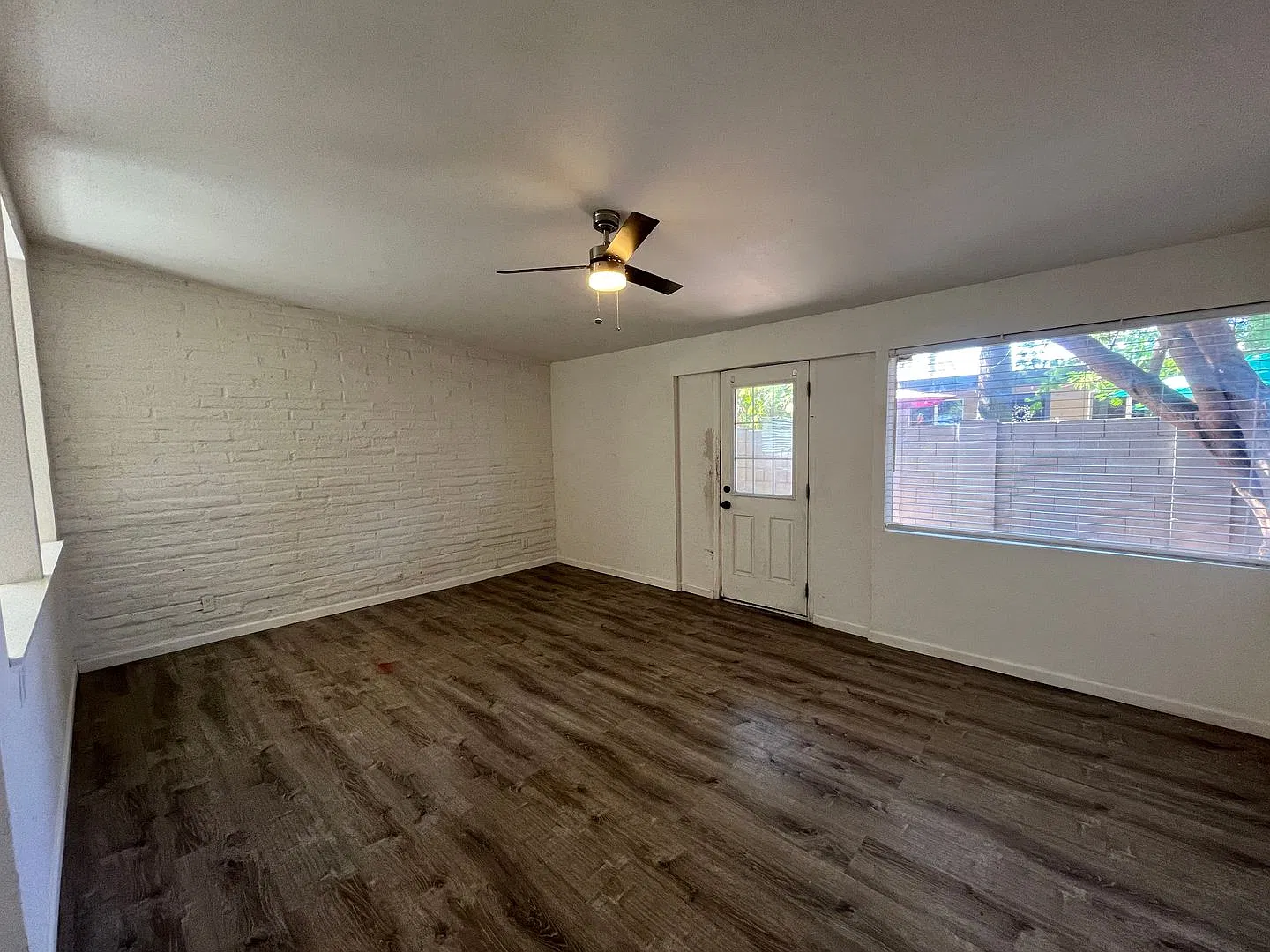 2 Bed 1 Bath in Scottsdale! — Photo 3