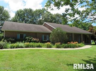 1708 Oakshire Rd, Marion, IL 62959