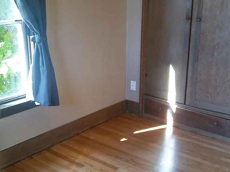 500 Hillkress Ave — Photo 3
