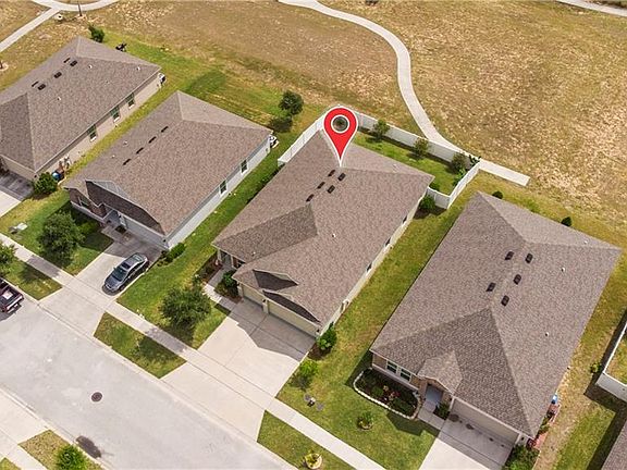 3rd image of 1021 Suffragette Cir