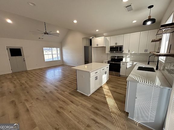 5th image of 143 Addie Jane Ln