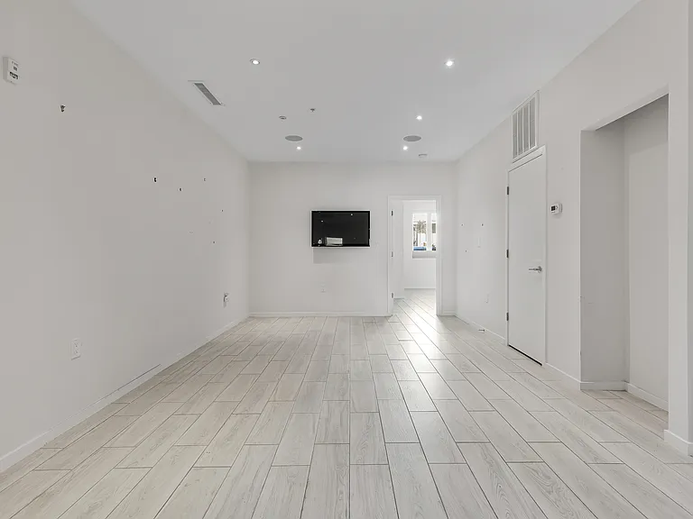 756 Park Rd NW #1 — Photo 10