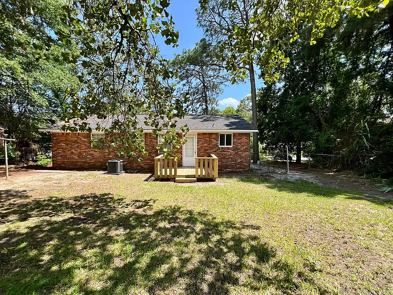 213 Kingnut Dr — Photo 25