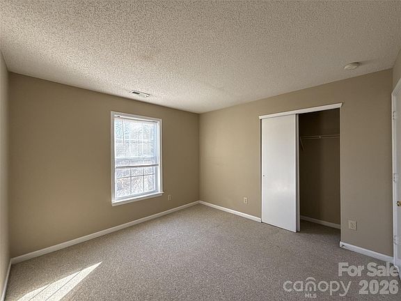 5th image of 2043 Dunsmore Ln