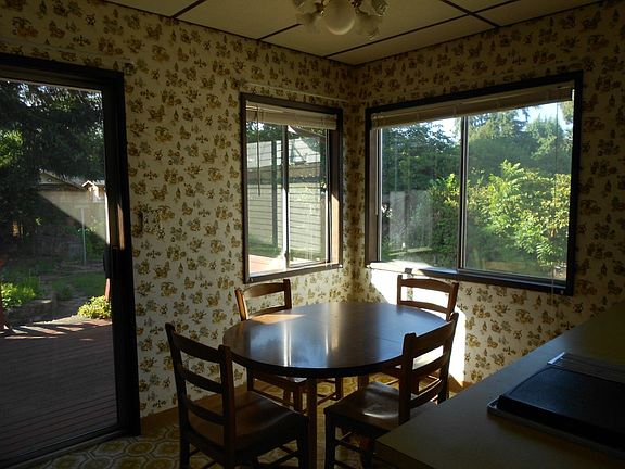 Breakfast nook.