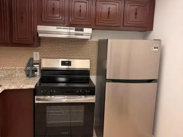498 NW 165th Street Rd APT D204, Miami, FL 33169