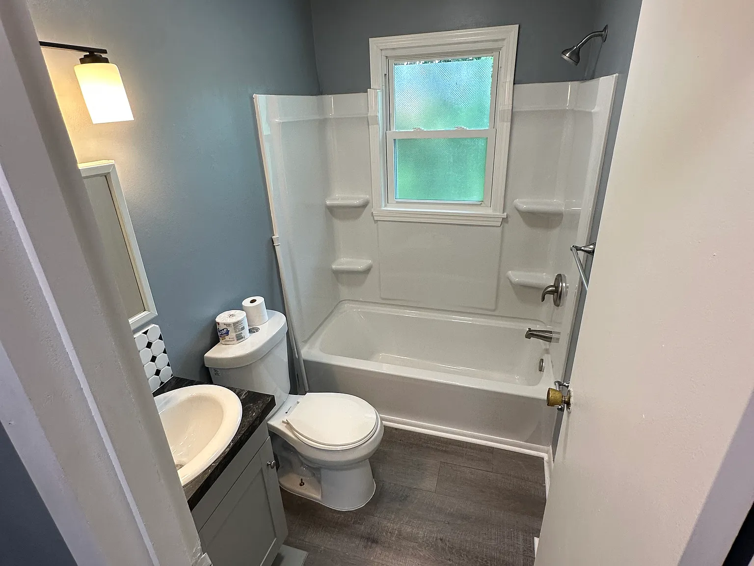 2 bed, 1200 sqft, $990 — Photo 4